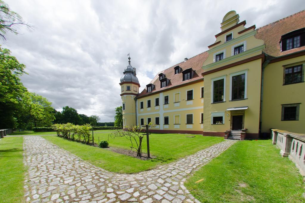 Palac Krobielowice Hotel Katy Wroclawskie Exterior photo