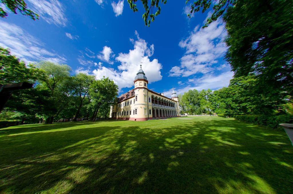 Palac Krobielowice Hotel Katy Wroclawskie Exterior photo