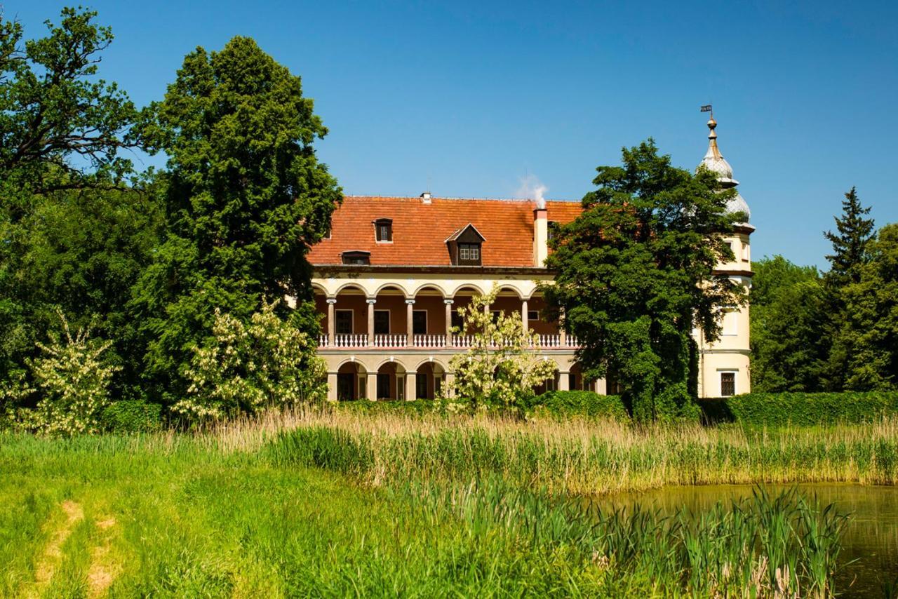 Palac Krobielowice Hotel Katy Wroclawskie Exterior photo