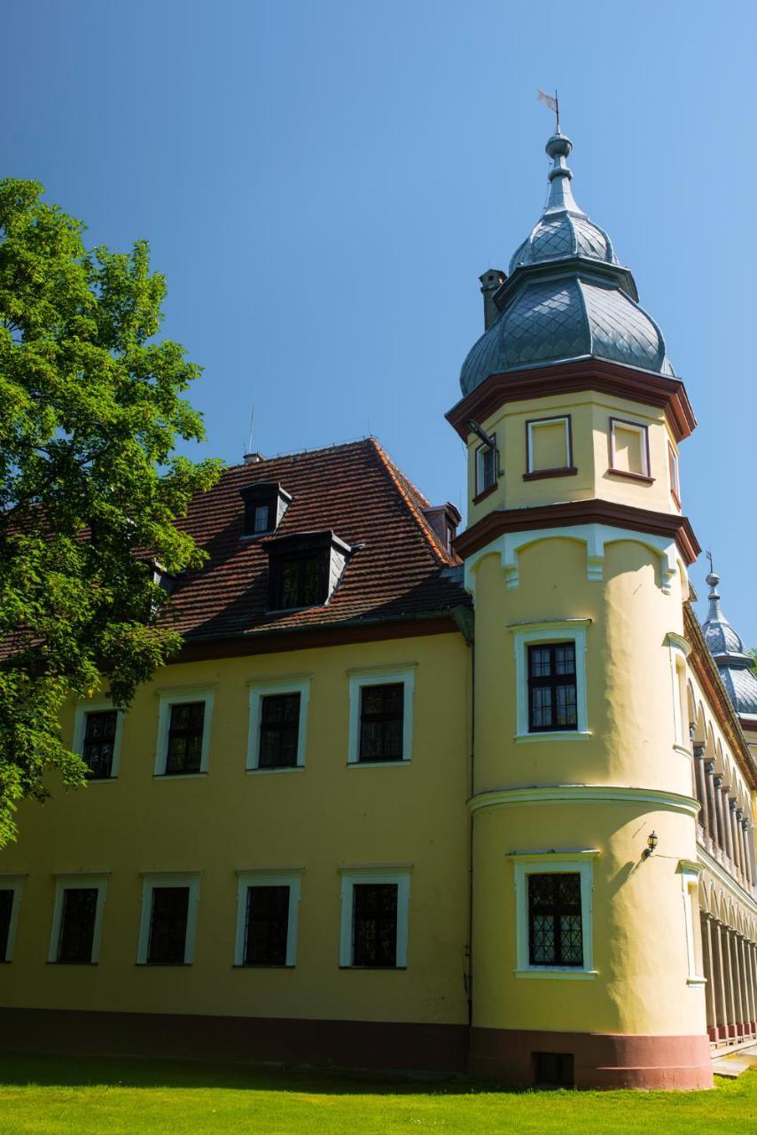 Palac Krobielowice Hotel Katy Wroclawskie Exterior photo